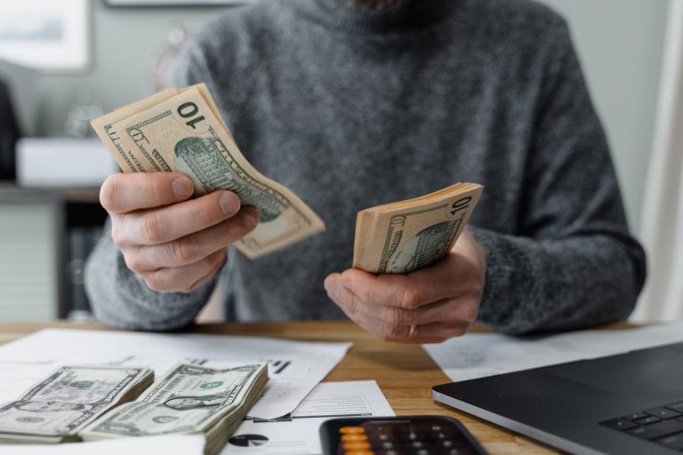 Saving Money on Your Monthly Expenses