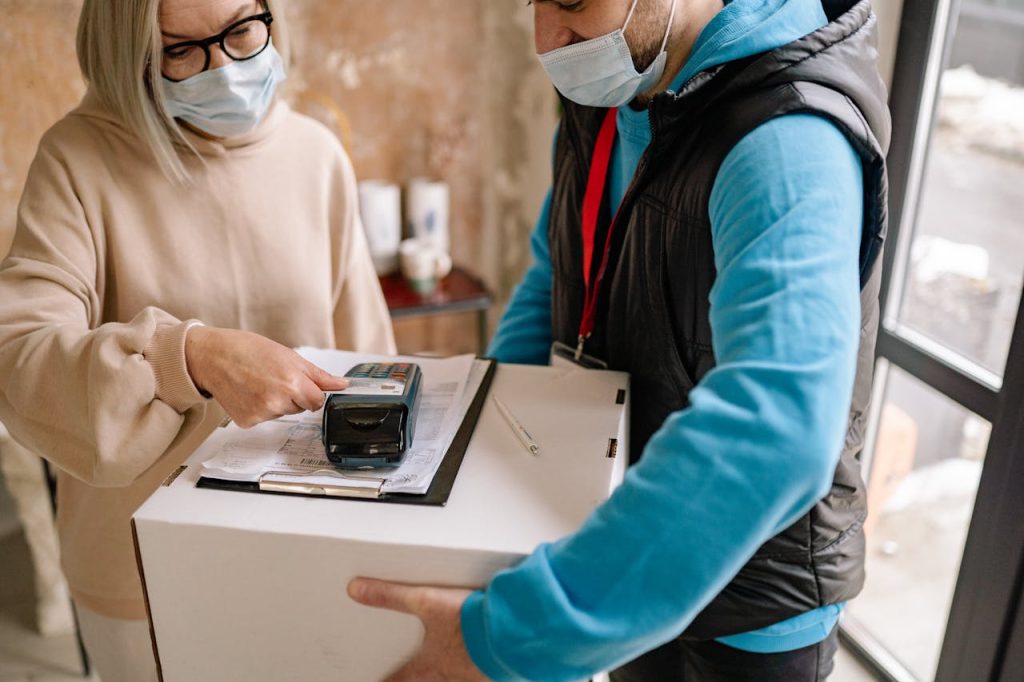 The Benefits of Borrowing Money to Start a New eCommerce Business New eCommerce Business